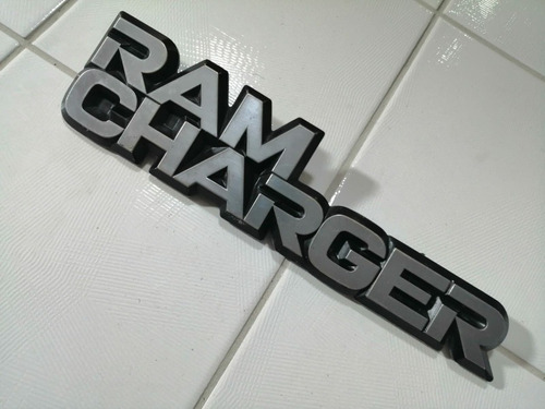 Emblema Ram Charger Foto 3