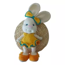 Coelhinha Com Vestido E Sapatinho Em Amigurumi - Crochê 