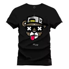 Camiseta Plus Size Estampada Urso Boné Bolado