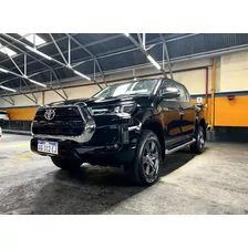 Toyota Hilux Srv Mt 4x4 Negra