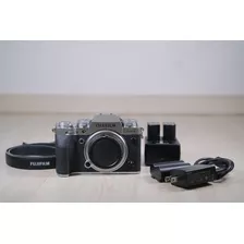  Fujifilm X-t4 Cor Prata + 3 Baterias + 2 Cartões De Memória