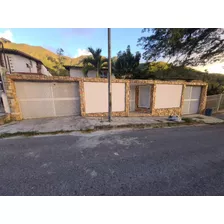 Casa En Venta En Urbanizacion El Castaño Maracay - Jb