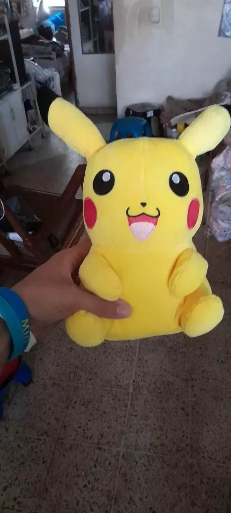 Peluche Pikachu