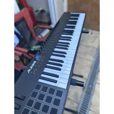  Alesis Vi49/16 Pads- Teclado Con Soporte De Piano