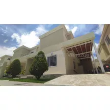 Casa Quinta En Venta En El Trigal Urbanización Trapiche Villas Cabudare Lara, Rc