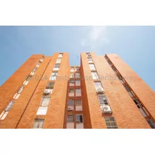 Apartamento En Alquiler En Colinas De Los Ruices. Yanira Mls #24-16944