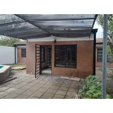 Casa En Alquiler - 2 Dormitorios 1 Baño - 120mts2 - José Hernández, La Plata