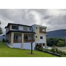 Jarabacoa! Villa De 3 Niveles Con Piscina Y Vistas Al Pueblo