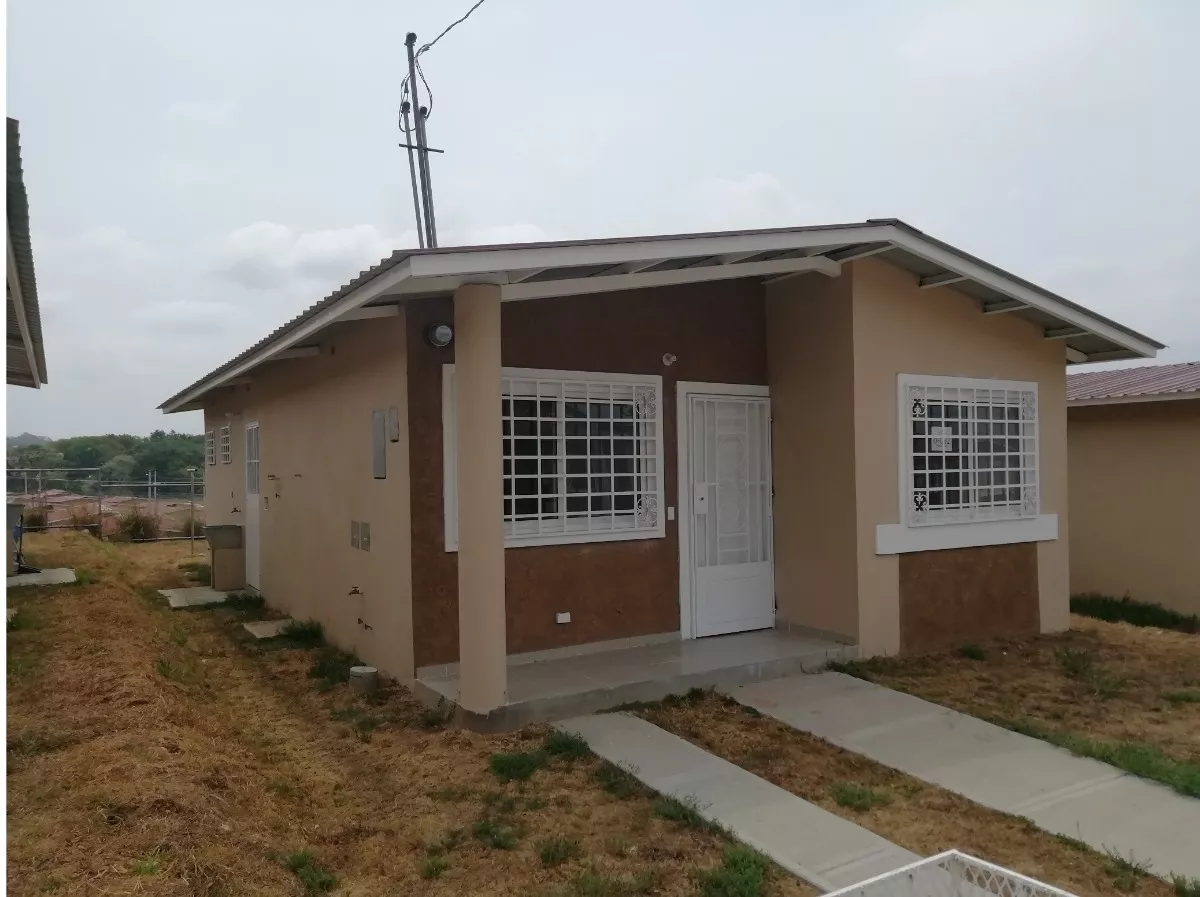 Casa En Alquiler Economica Con Patio En Comunidad Nueva En Las Cumbres, Villa Grecia