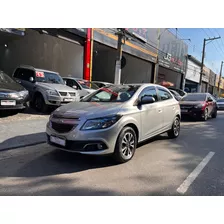 Chevrolet Onix Flex Automático