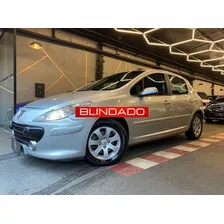 Peugeot 307 Hatch. Feline 2.0 16v (flex) Gasolina Automáti