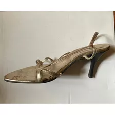 Sandalias De Cuero Doradas Marca Clona - Número 39