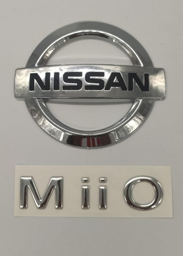 Nissan Tiida Miio Emblemas Traseros Foto 2