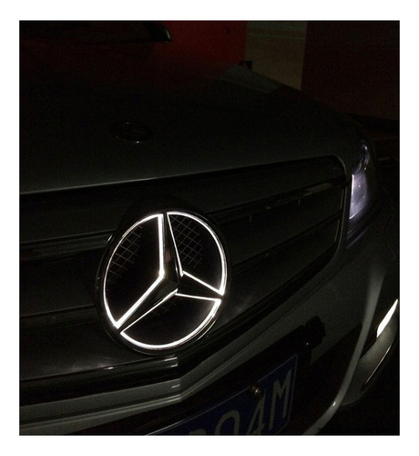 Emblema Led Frontal Aplicado Al Mercedes Benz E300 Glk350 Cl Foto 4