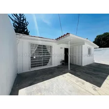 Casa En Venta Fundación Mendoza Maracay 24-22739 Dc