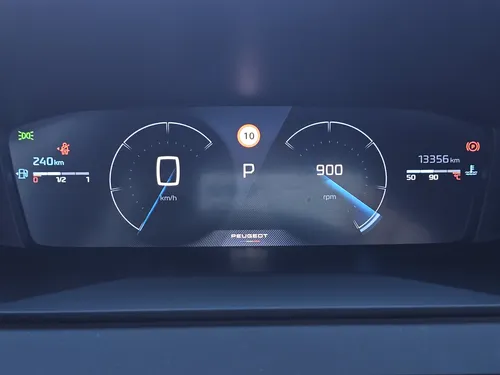Peugeot 2008 1.0t Allure - 11