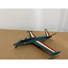 Avion Reactor Fouga Magister Armado Y Pintado