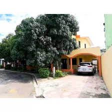 Casa De Venta En Residencial Cerrado En Reparto Los Tres Ojo