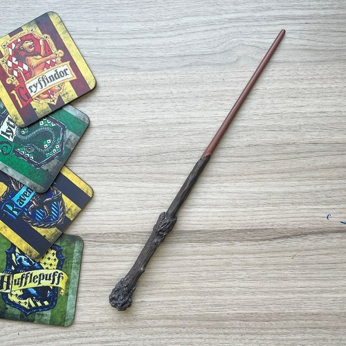 Varita Harry Potter Con Caja Cosplay Regalo Disfraz Magia