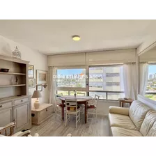 Apartamento En Playa Mansa - Monoambiente - Frente Al Mar - Todo Equipado