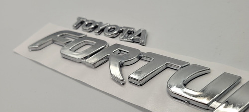 Toyota Fortuner Emblemas Foto 5