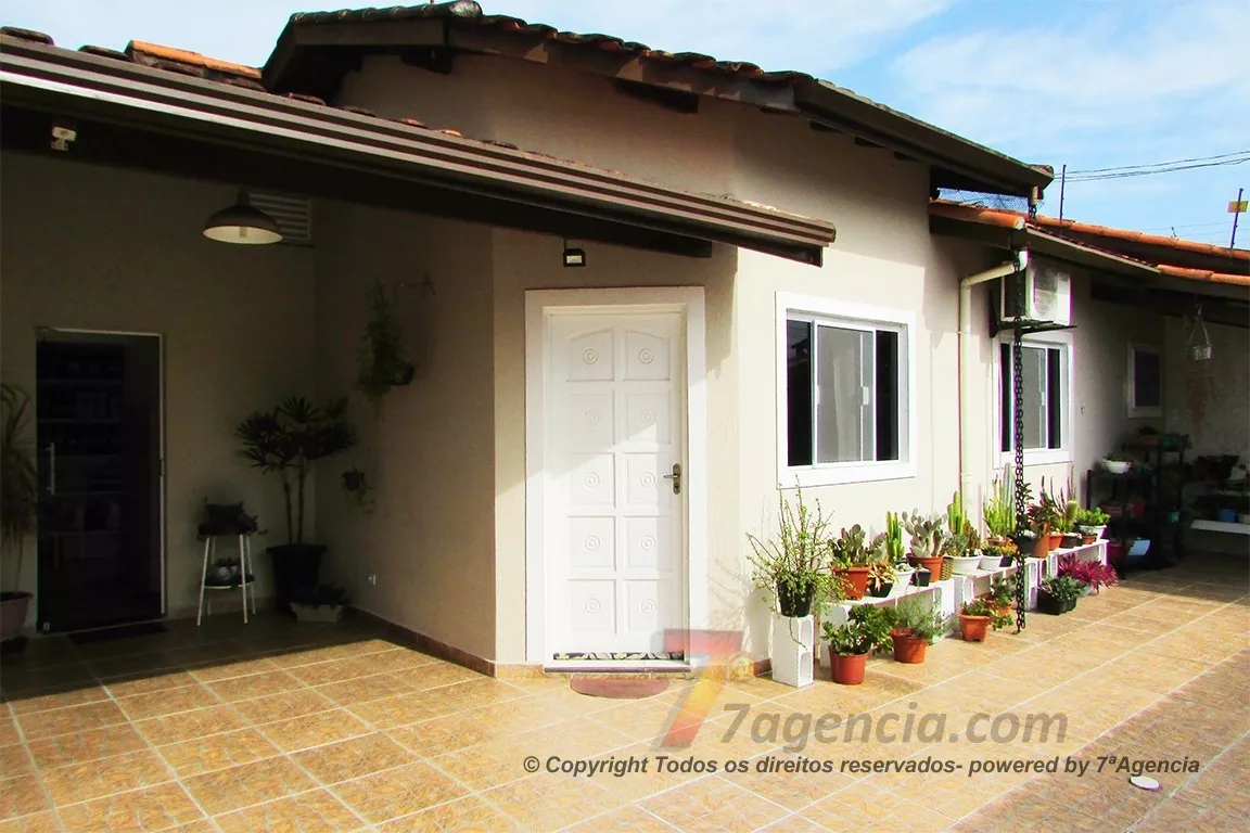 Casa Em Itanhaem Regiao Centralizada 2dorms Sendo 1 Suite Churrasqueira Moveis Planejados Ch251