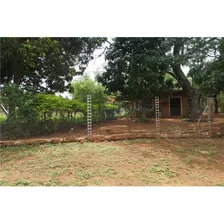 Vendo Casa En Paraguarí: 2 Habitaciones Y Un Baño.