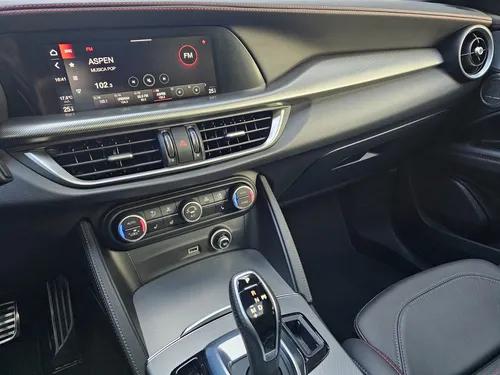 Alfa Romeo Stelvio 2.0 280cv At Q4 Veloce - 13
