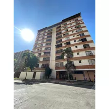 Apartamento En La Urbanizacion San Isidro