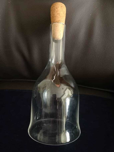 Botella De Vidrio Transparente Con Tapón De Corcho.