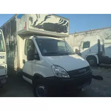 Iveco Daily 35s14 2014 Mugen Caminhões