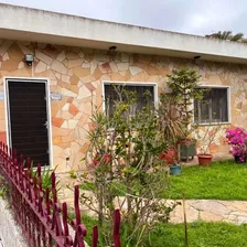 Vendo 2 Casas En Un Padrón De 400m2, Al Frente Jardín, En Una Planta 5 Dorm, 3 Baños, Entrada Para Autos 5. Malvin Sur Usd 250.000 Dolares