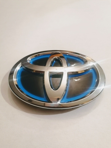 Emblema Parrilla Toyota Prius  Foto 2