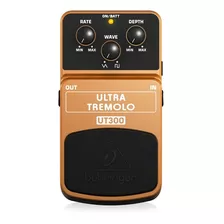 Pedal Guitarra Behringer Ut300 Efecto Ultra Tremolo Color Dorado