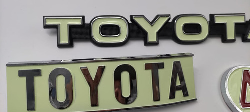 Set De Emblemas Toyota Fj40 Foto 6