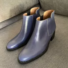 Bota De Cuero Vacuno Con Taco Bajo . Negro Azul O Suela