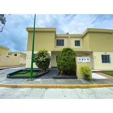 Casas En Venta El Trigal Trapiche Villas Con Planta Eléctrica Pozo De Agua Piscina Cámaras De Seguridad Hermosas Áreas De Esparcimiento Vigilancia Las 24 Horas Cabudare Lara Daniela Linarez