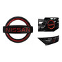 Emblema Parrilla Negro C/rojo Nissan Versa 2015