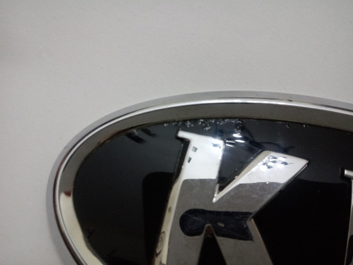 Emblema Kia  86320-1w000 Usado Detalles Mnimos Foto 3