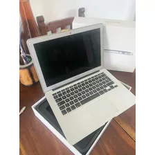 Macbook Air 2017 13.3 Con Caja Y Cargador