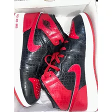 Tenis Nike Jordan 1 Black Red