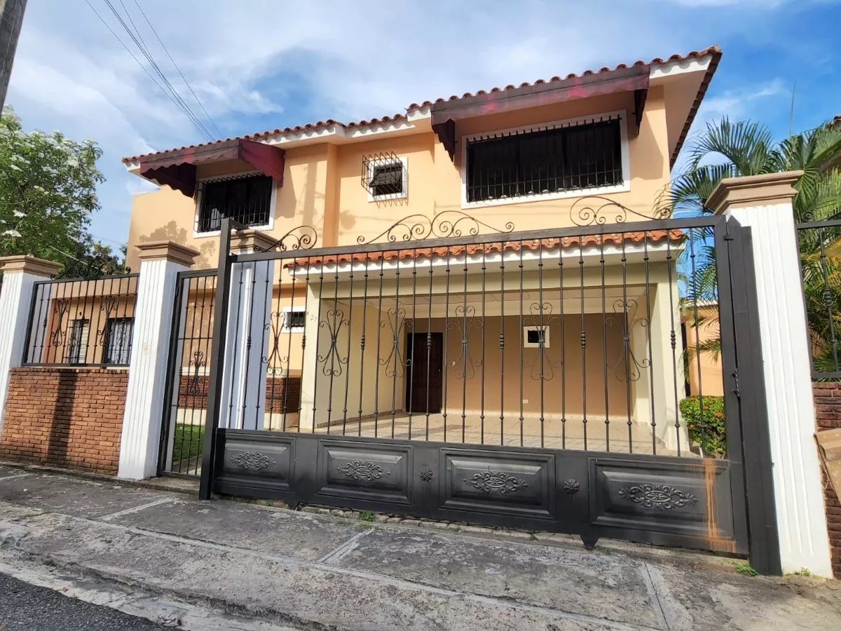 Casa En Alquiler En La Rep. De Colombia