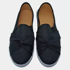 Tênis Com Laço Cruzado Feminino Slip On