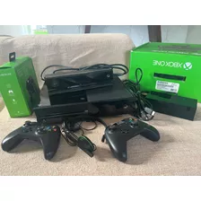 Xbox One Com Kinect E Dois Controles