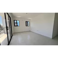 Se Renta Apartamento En Los Tres Ojos 2 Habitaciones 3 Nivel