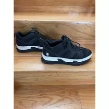 Súper Exclusivos Sneakers Burberry Negros