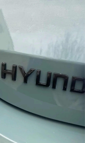 Insignia Letras Hyundai Negra Trasero Foto 4