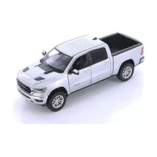 Dodge Ram 1500 Crew Cab Laramie, Plata, 2019, Modelo De Coch