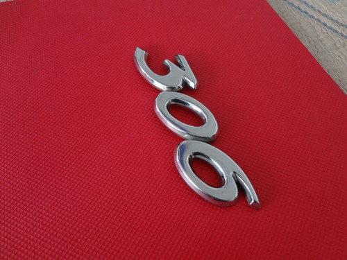 Emblema Trasero Original Peugeot 306 Usado Foto 5