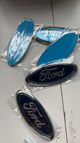 Emblemas Delanteros De Parrilla Ford Ecosport 2013 A 2017 Foto 4